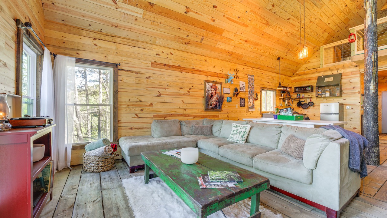 Photo of Livingroom in Brevard