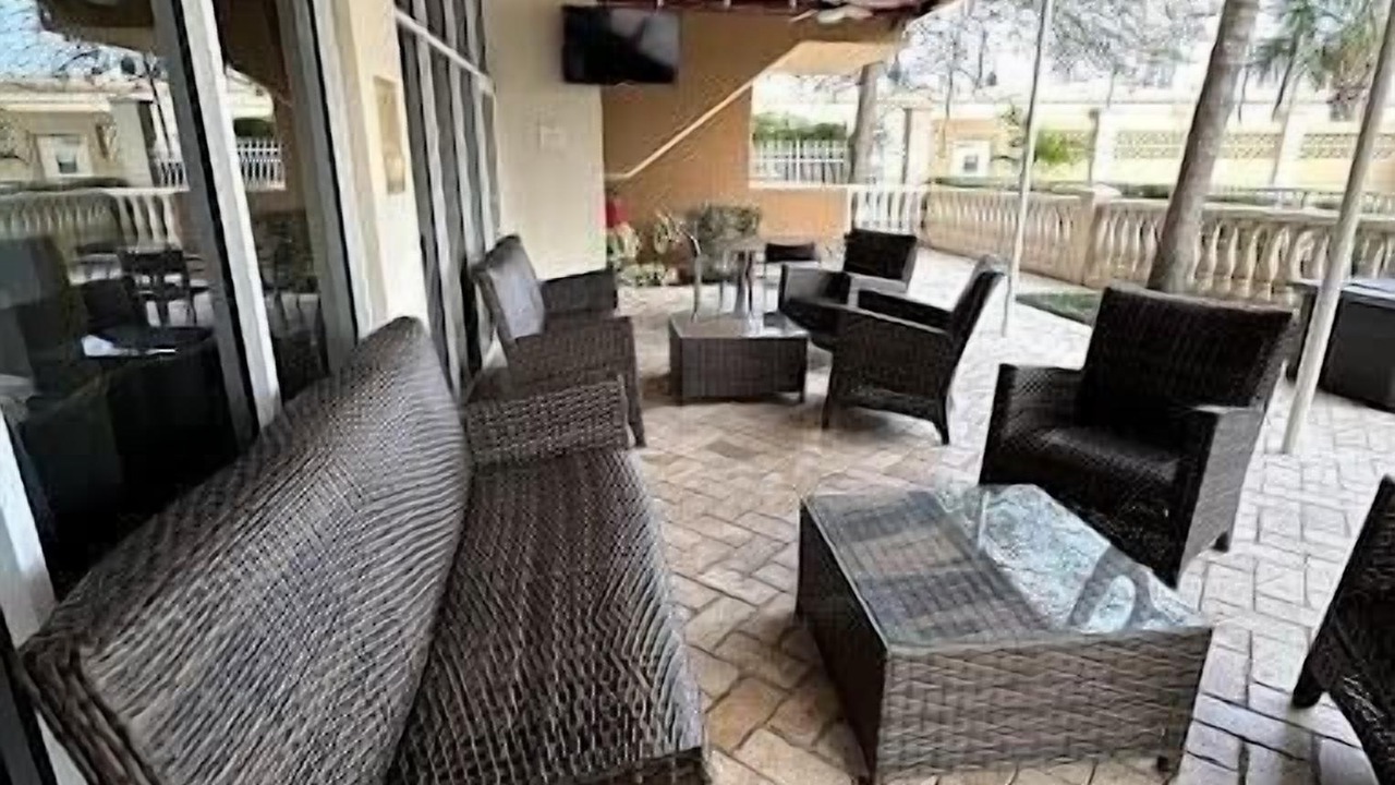 Photo of Patio Balcony in Lake Dot