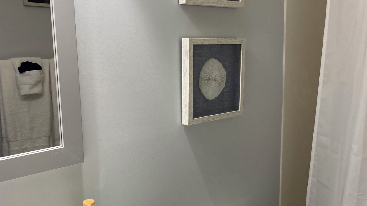 Photo of Bathroom in Folly Field
