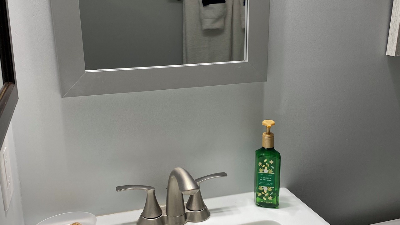 Photo of Bathroom in Folly Field