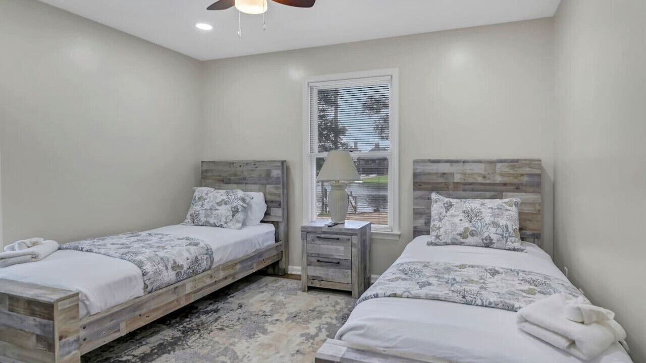 Photo of Bedroom in Lake Murray of Richland