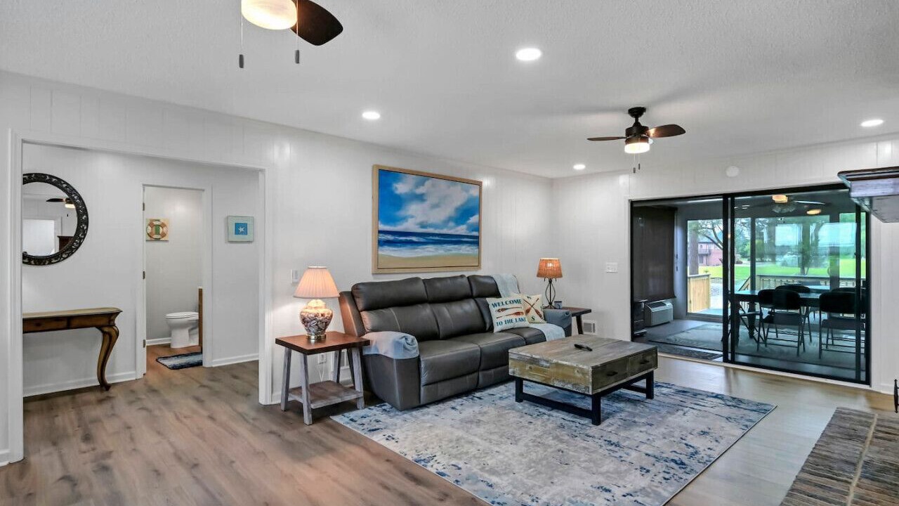 Photo of Livingroom in Lake Murray of Richland