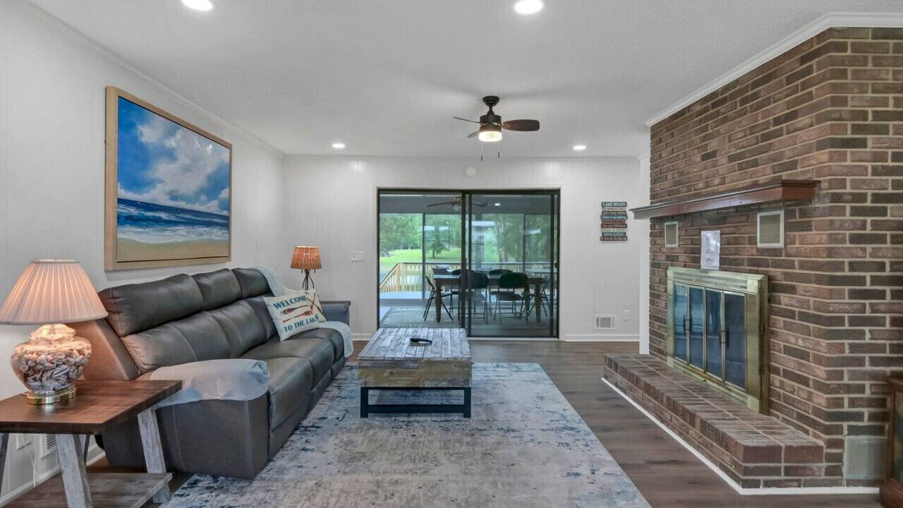 Photo of Livingroom in Lake Murray of Richland