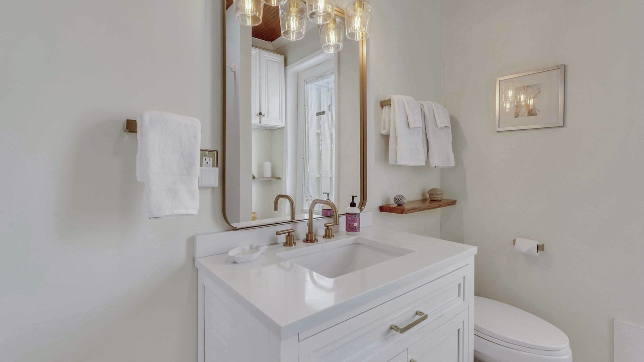 Photo of Bathroom in Dixon Park