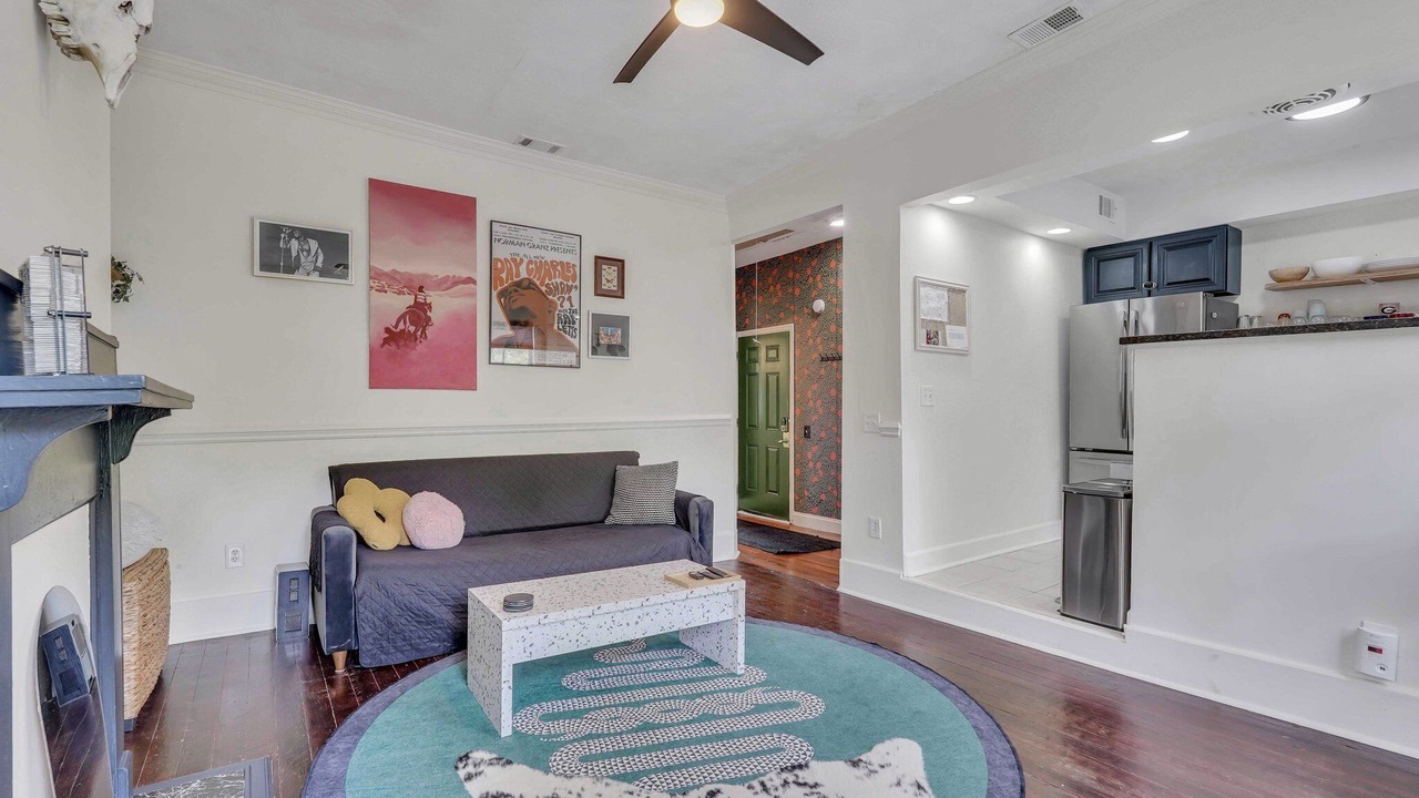 Photo of Livingroom in Dixon Park
