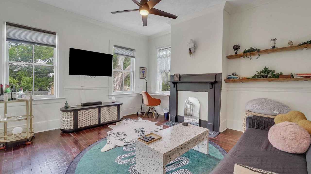 Photo of Livingroom in Dixon Park