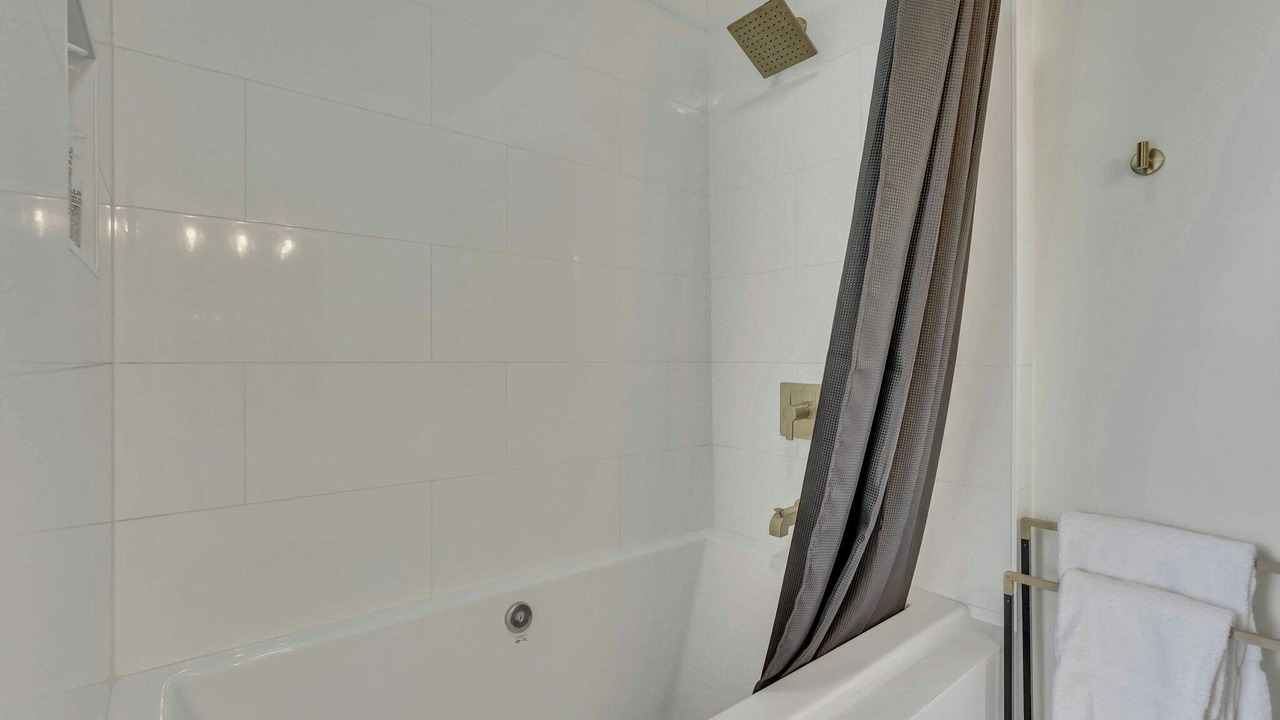 Photo of Bathroom in Dixon Park