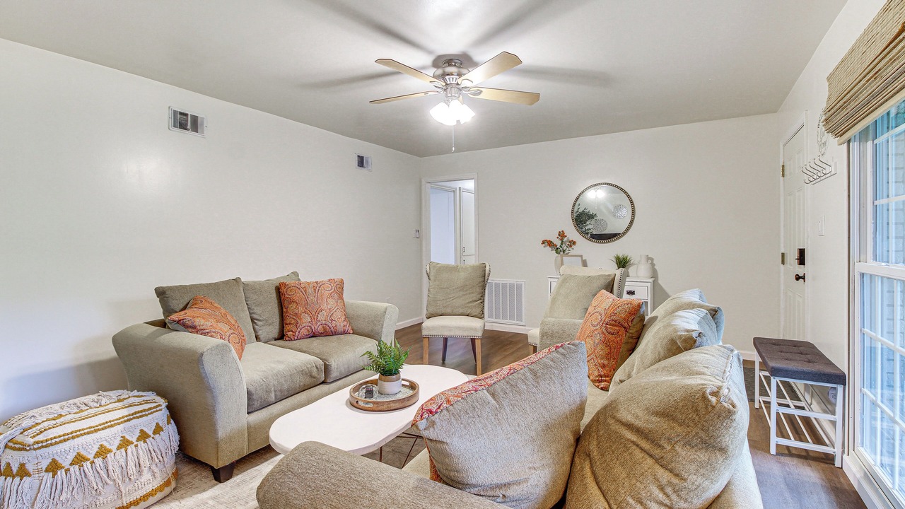 Photo of Livingroom in Garden City