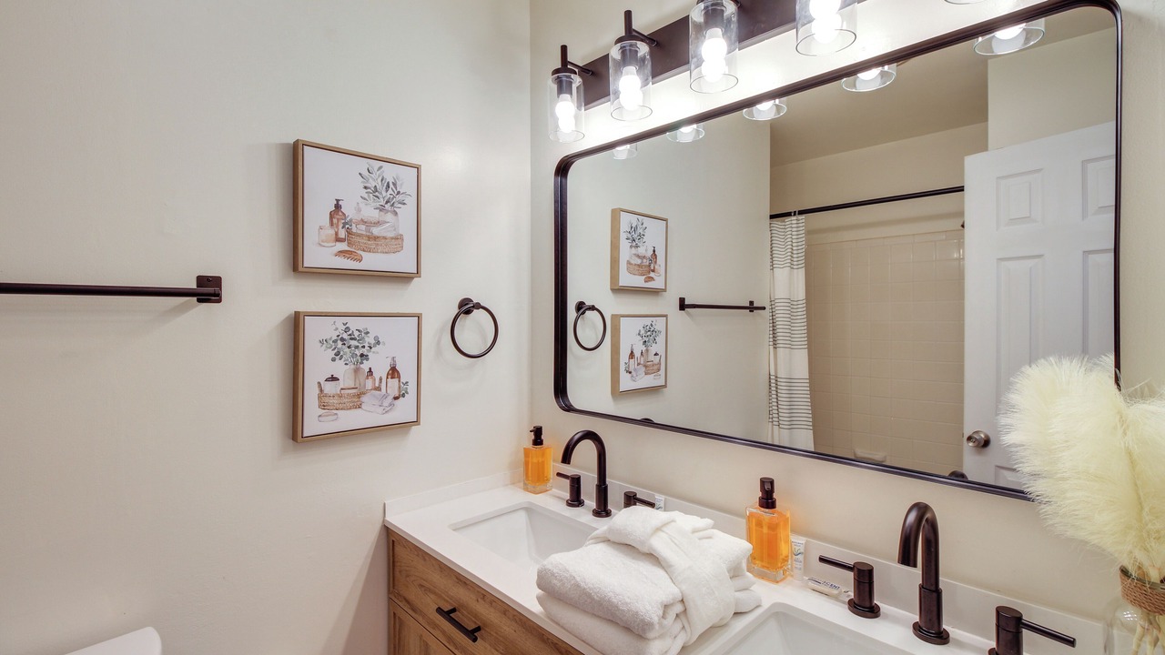 Photo of Bathroom in Garden City