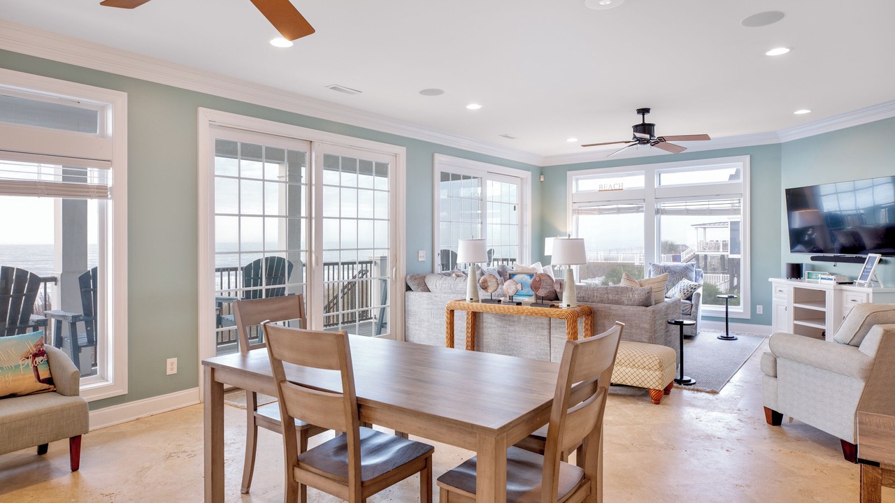 Photo of Livingroom in Long Bay Estates