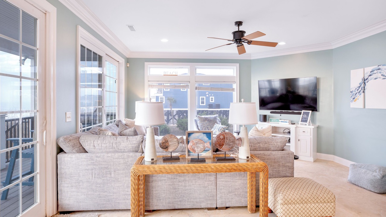 Photo of Livingroom in Long Bay Estates