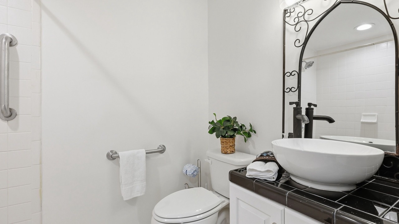 Photo of Bathroom in Beachwalk