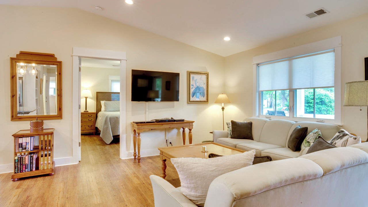 Photo of Livingroom in Historic District