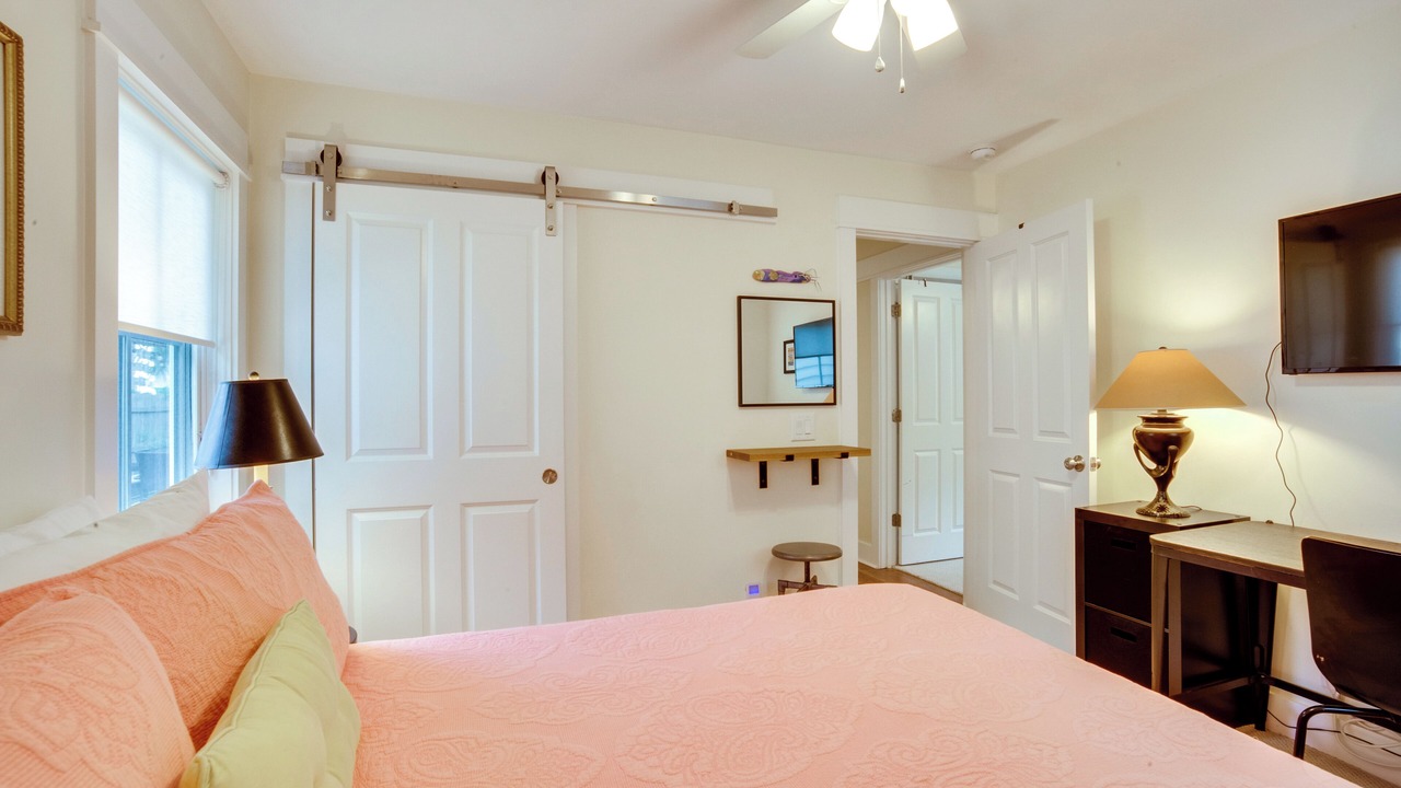 Photo of Bedroom in Historic District