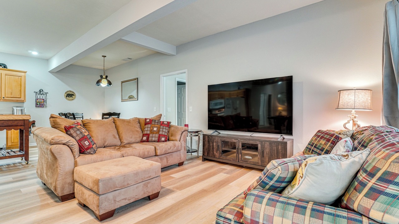 Photo of Livingroom in Cleveland