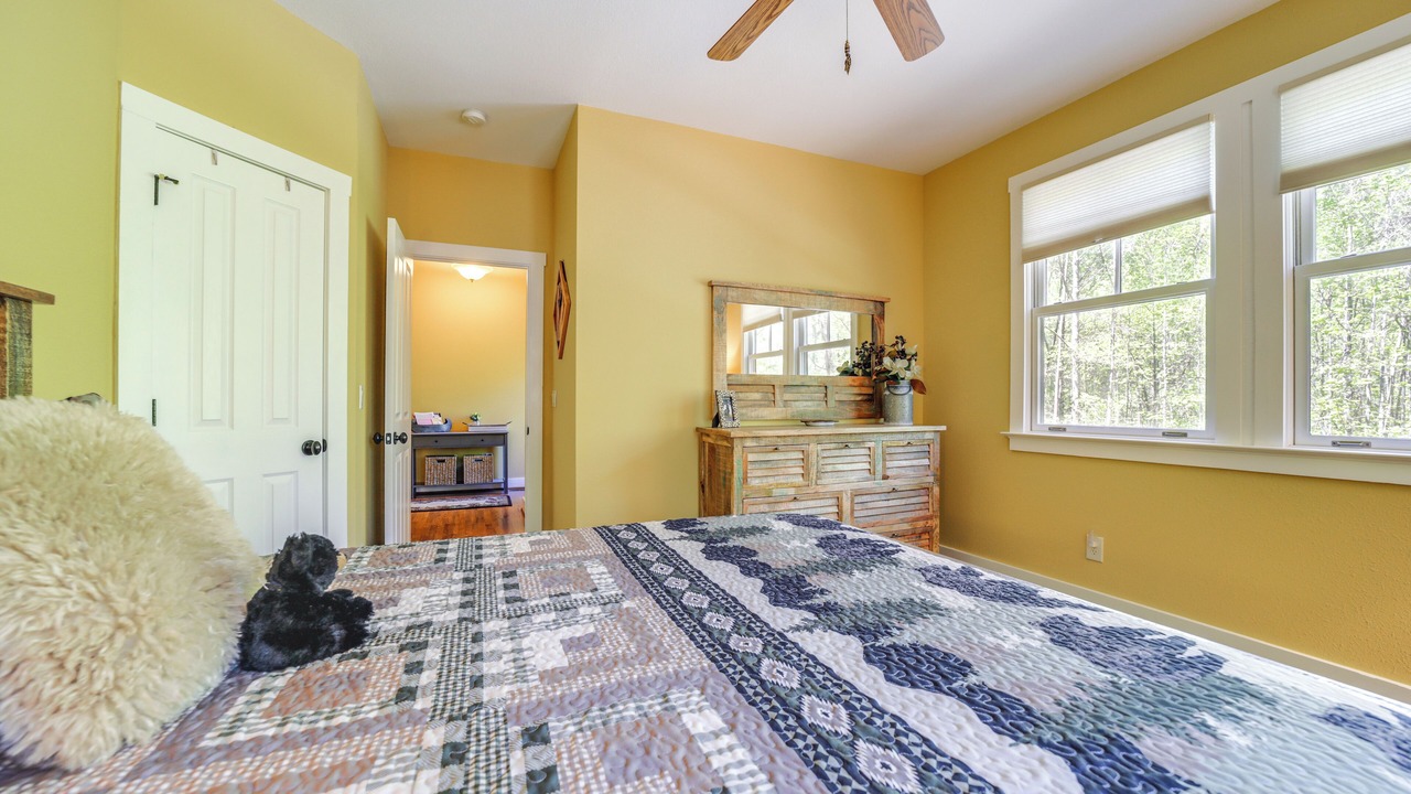 Photo of Bedroom in Bear Lake Reserve