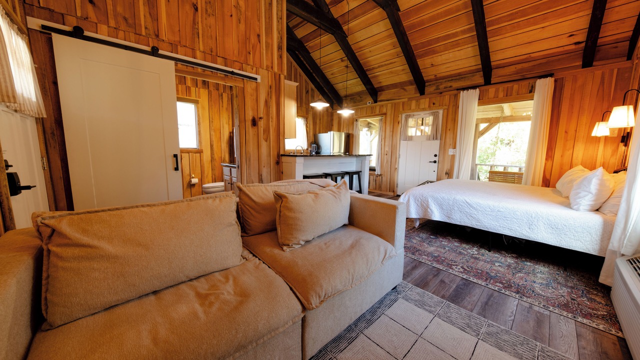 Photo of Bedroom in Smithville