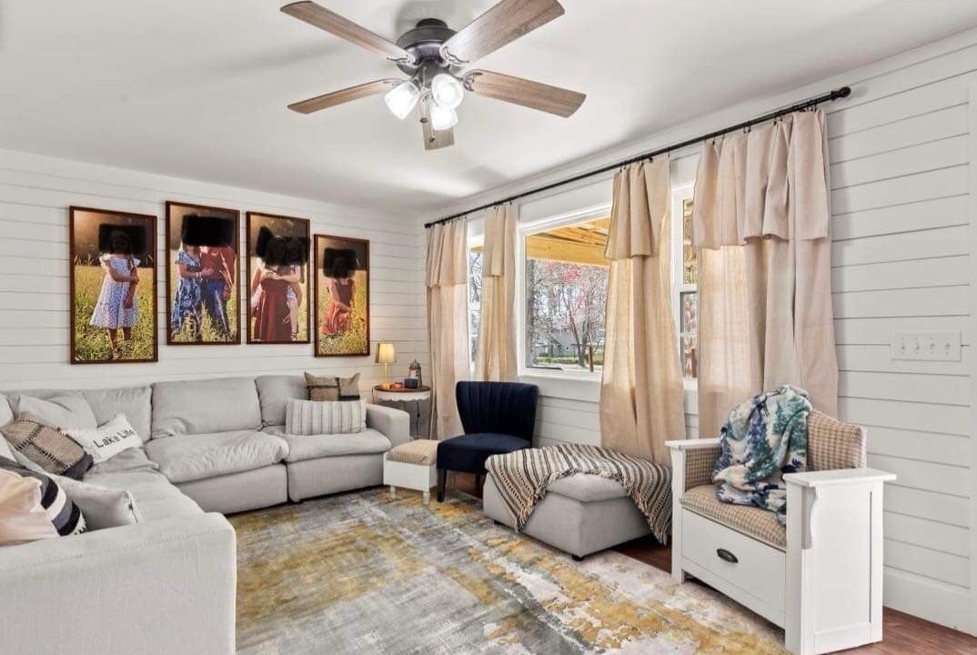 Photo of Livingroom in Manning