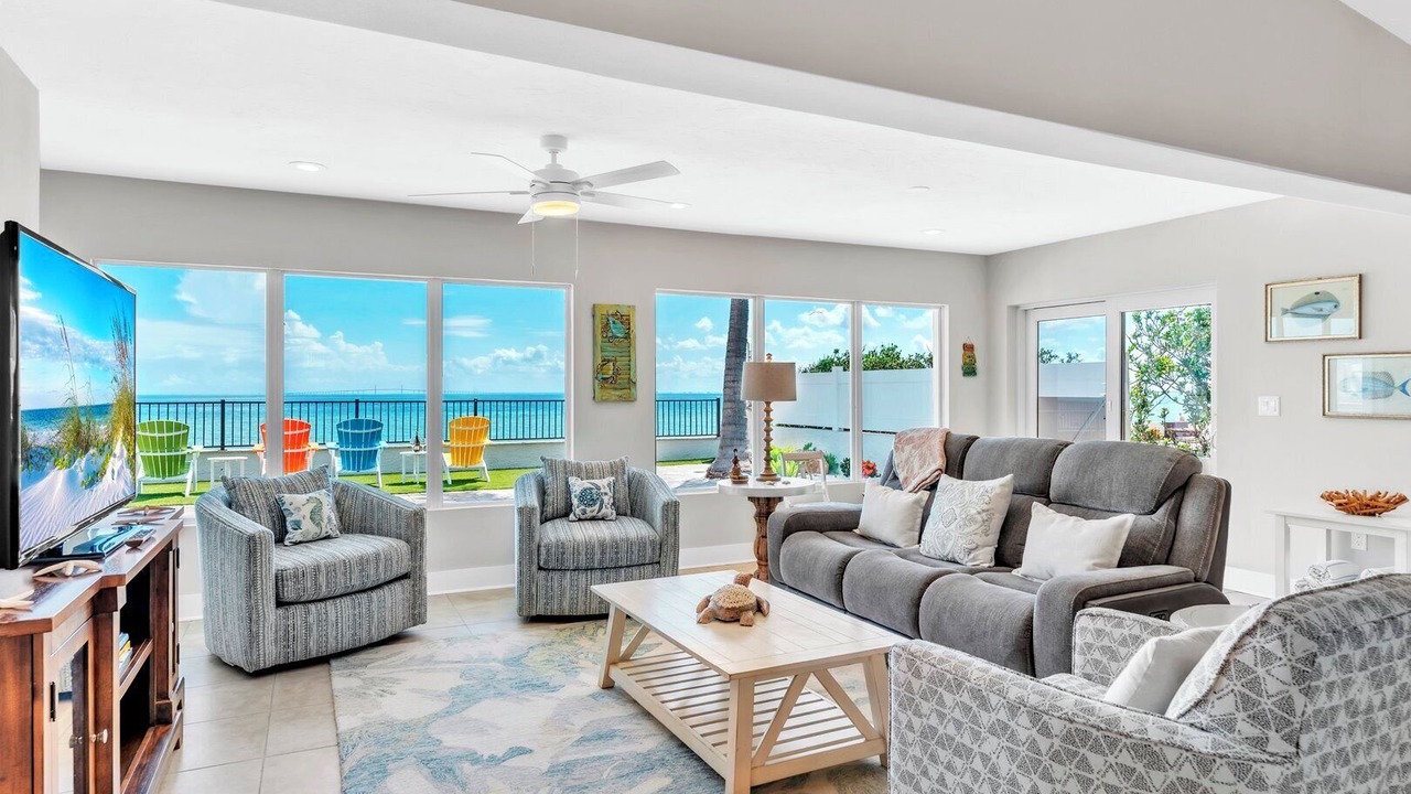 Photo of Livingroom in Whitney Beach