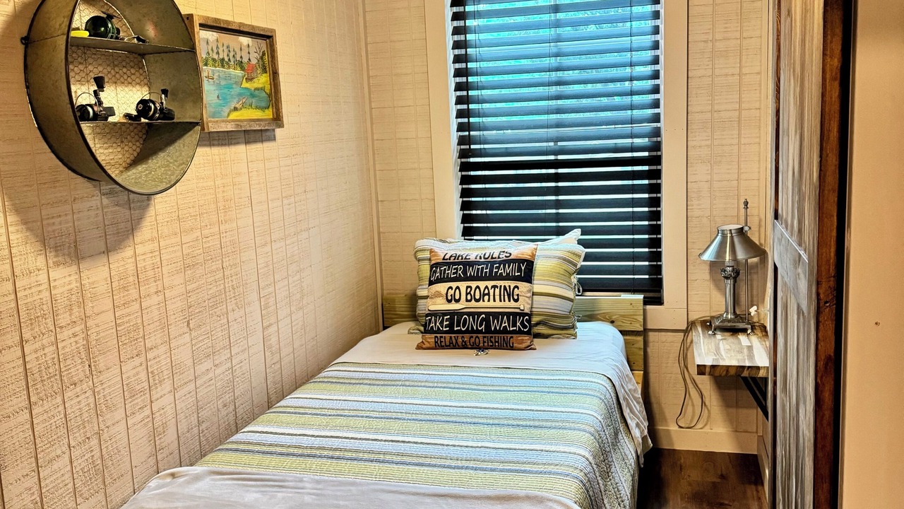 Photo of Bedroom in Townville