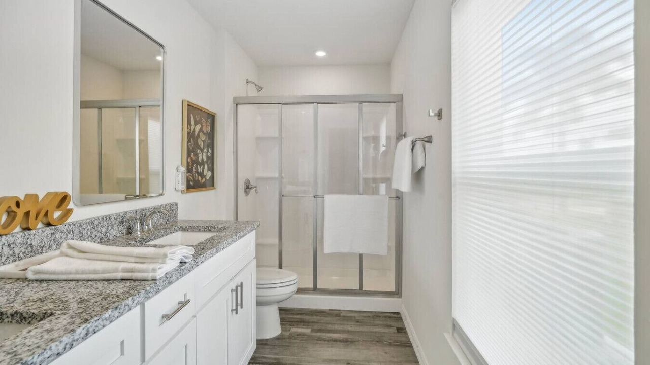 Photo of Bathroom in Mariner