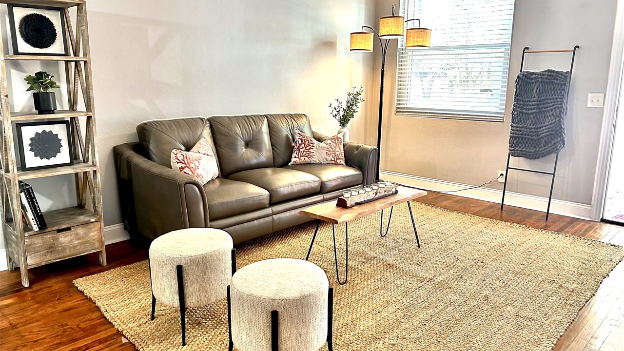 Photo of Livingroom in Thunderbolt