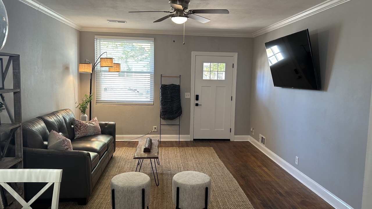 Photo of Livingroom in Thunderbolt