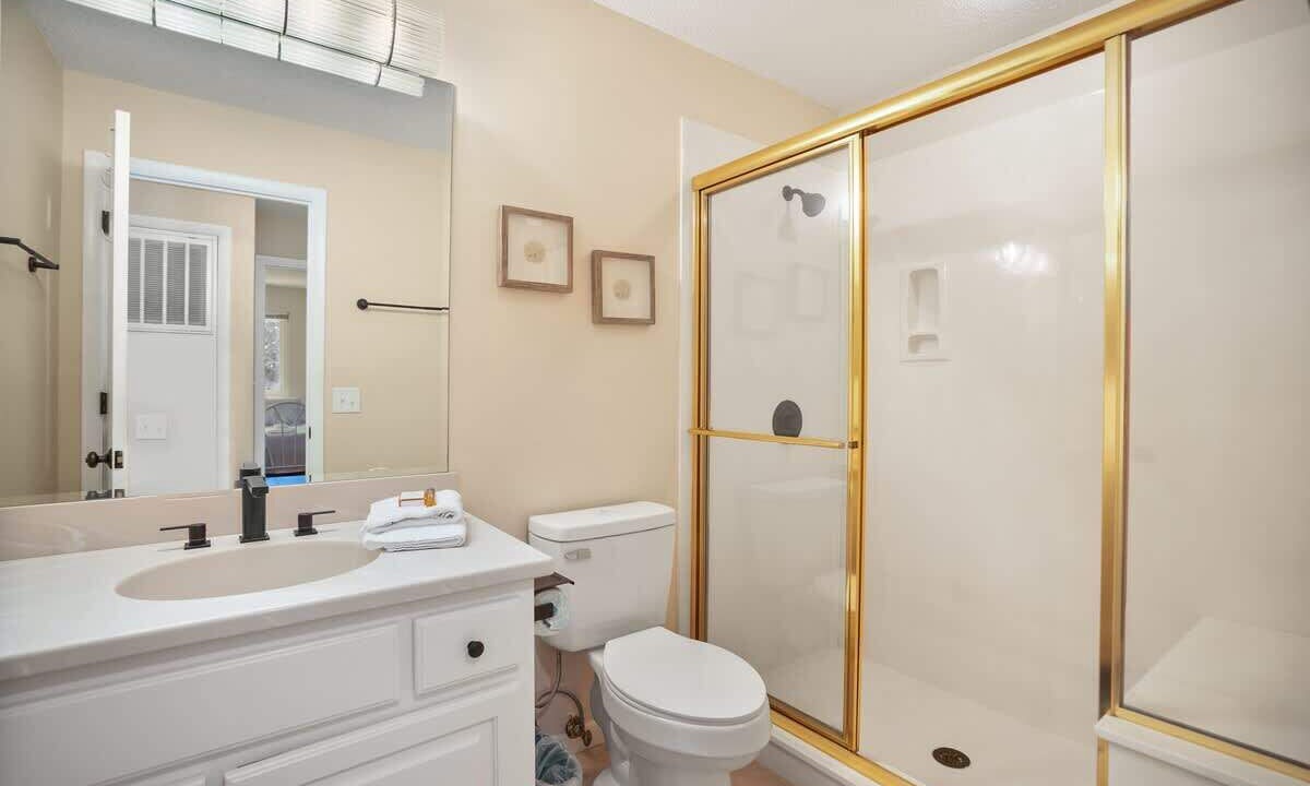 Photo of Bathroom in Blue Heron Lake