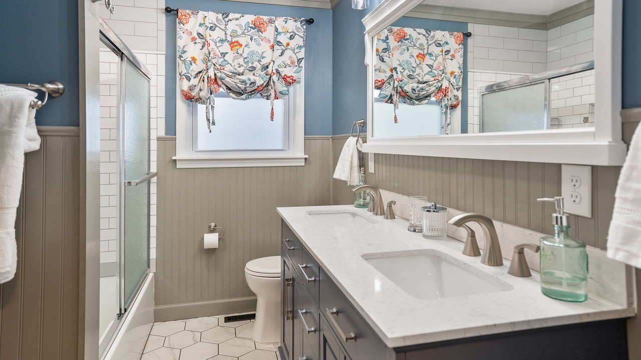 Photo of Bathroom in Beaufort