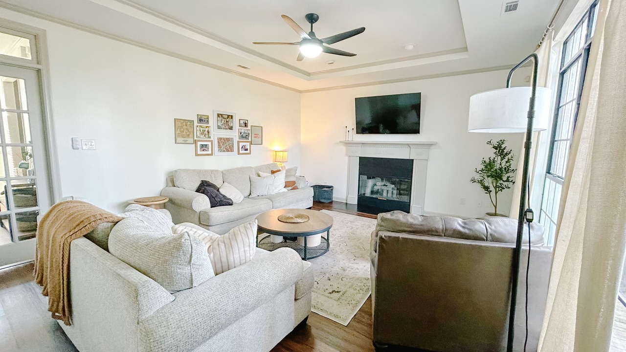 Photo of Livingroom in Evans