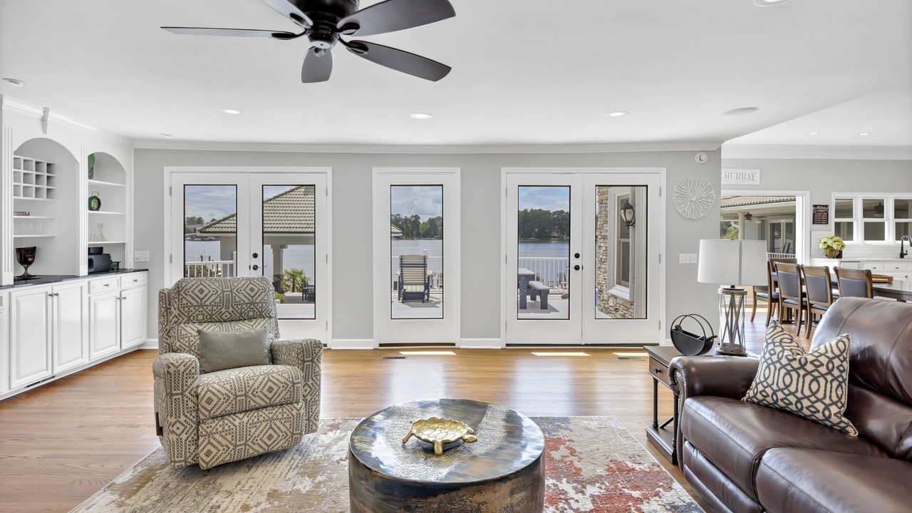 Photo of Livingroom in Lake Murray of Richland