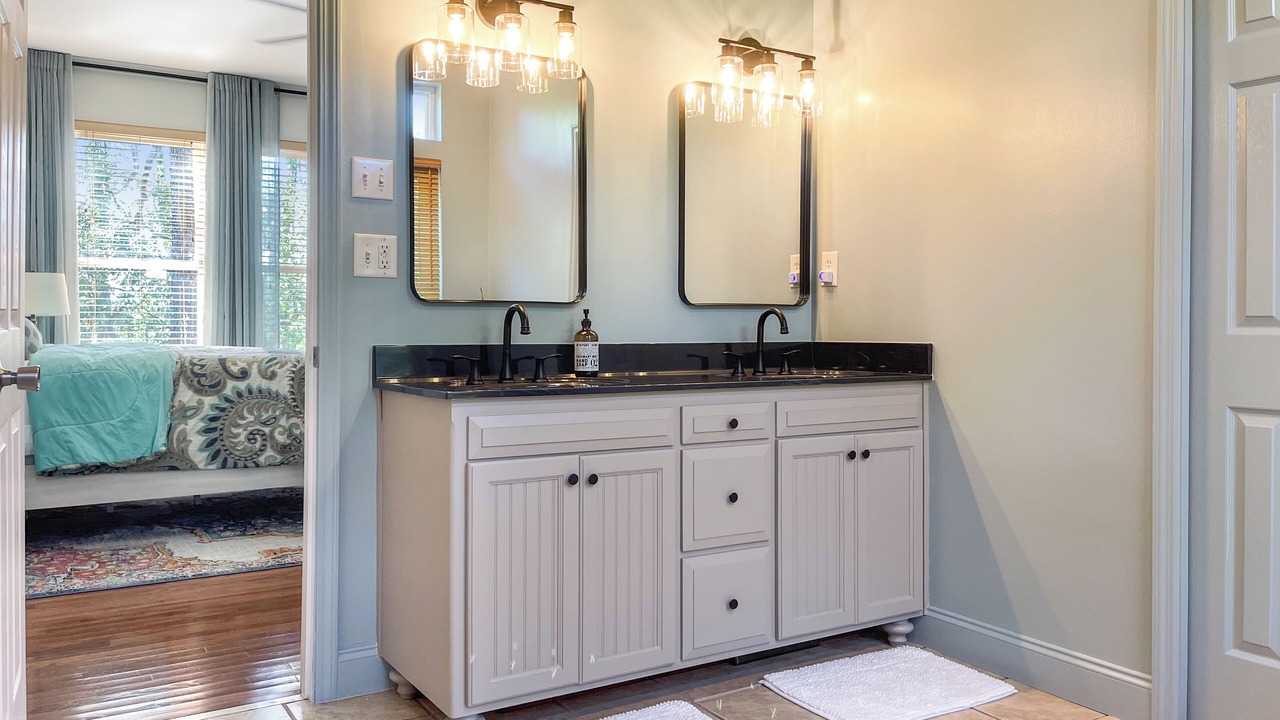 Photo of Bathroom in Oceanmarsh Subdivision