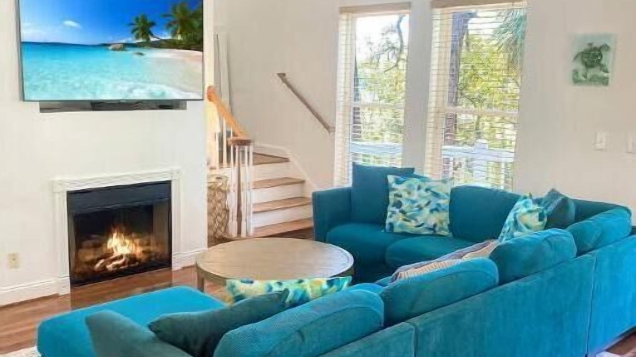 Photo of Livingroom in Oceanmarsh Subdivision
