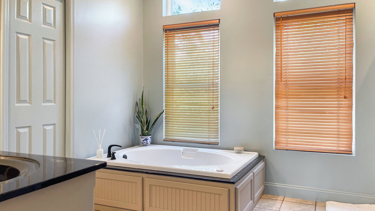 Photo of Bathroom in Oceanmarsh Subdivision