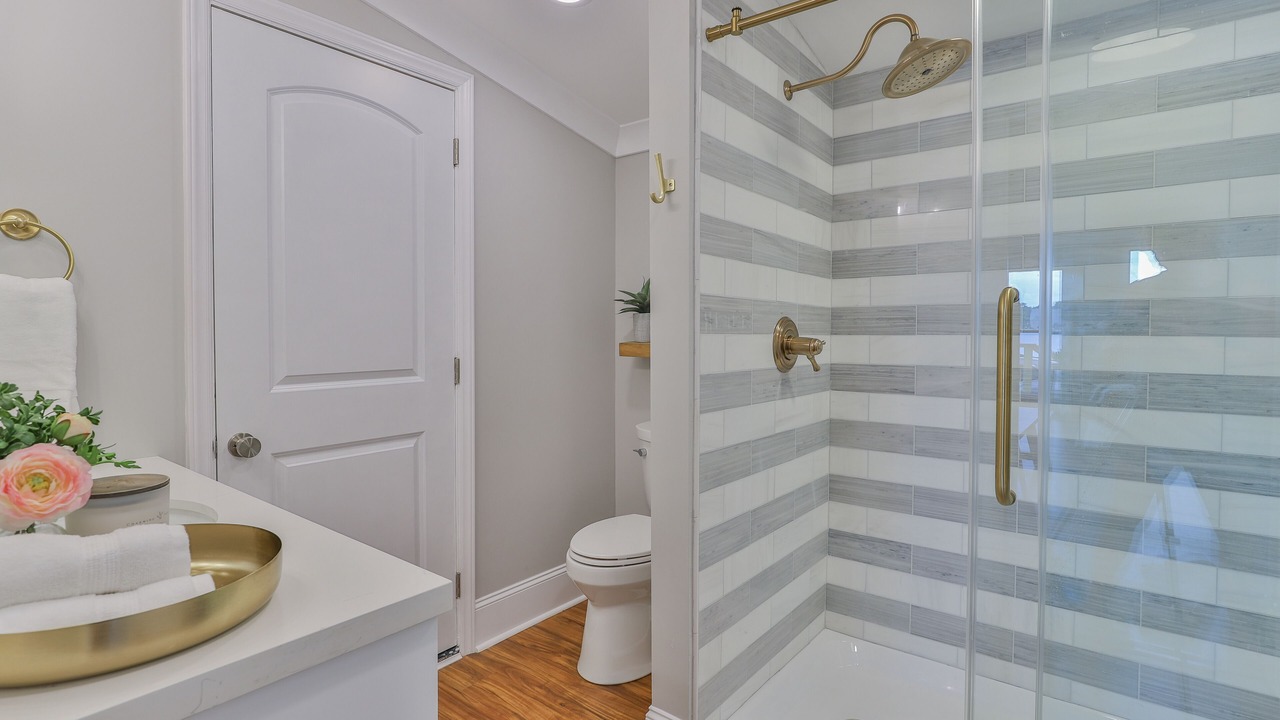 Photo of Bathroom in Chapin
