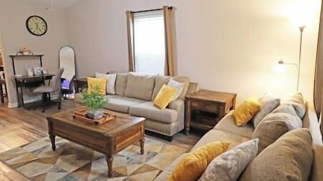 Photo of Livingroom in Evans