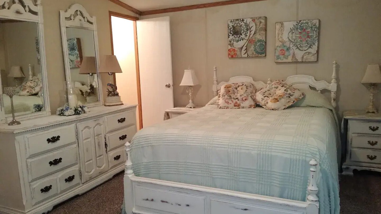 Photo of Bedroom in Cape Carteret