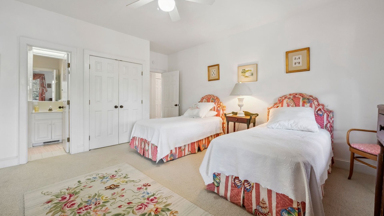 Photo of Bedroom in Debordieu Colony