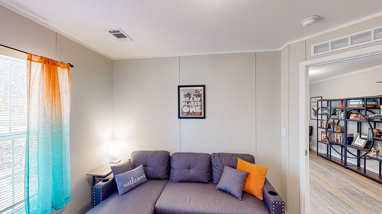 Photo of Livingroom in Saluda