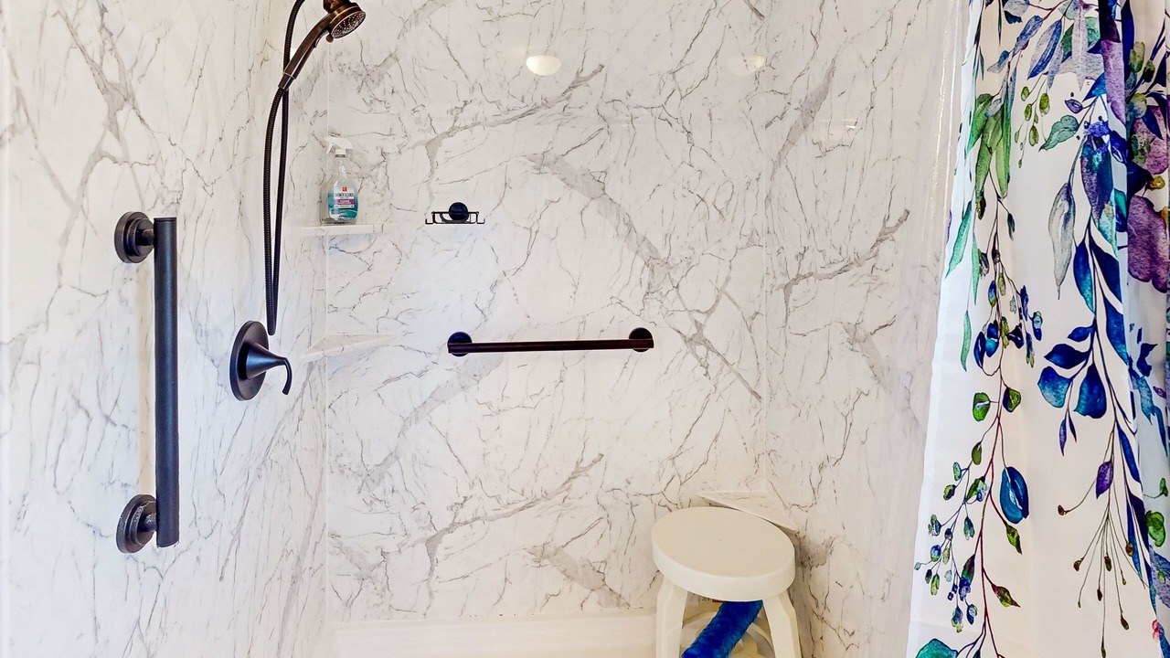Photo of Bathroom in Saluda