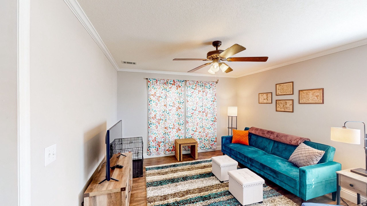 Photo of Livingroom in Saluda