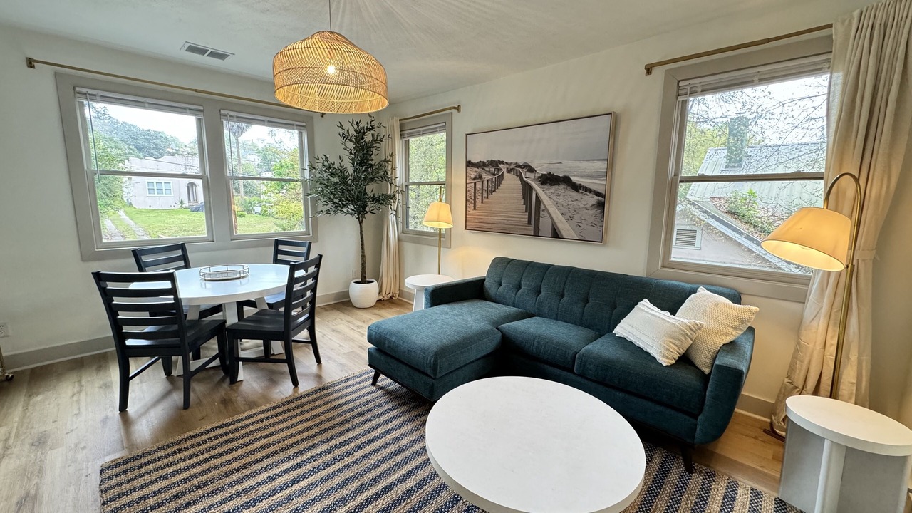 Photo of Livingroom in Midtown