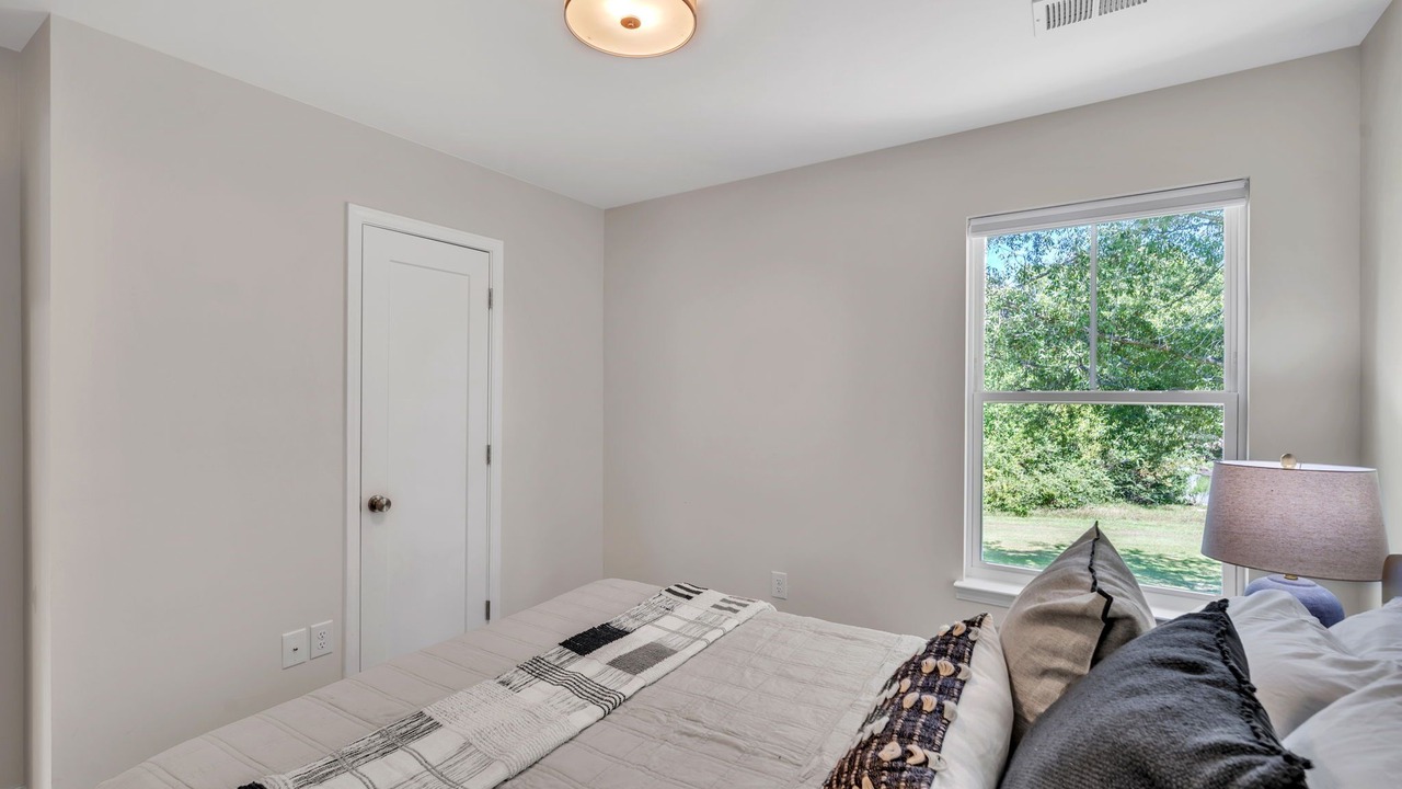Photo of Bedroom in Taylors