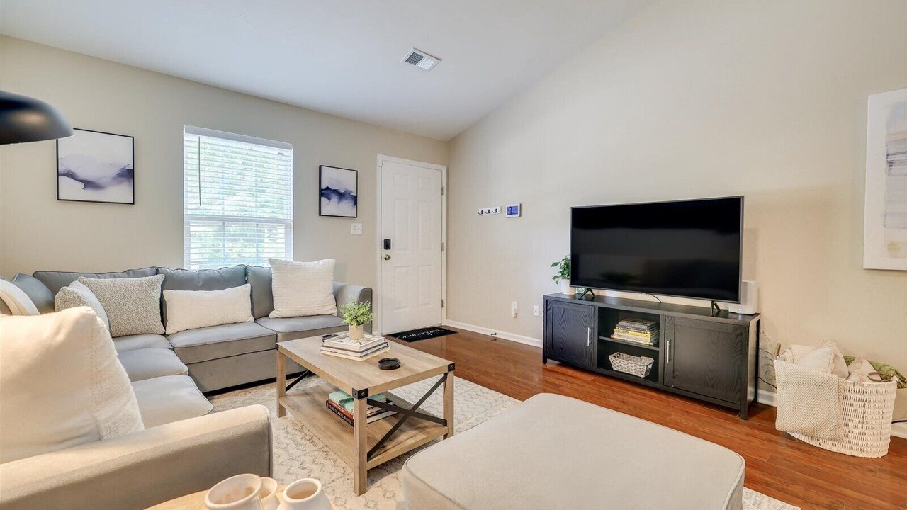 Photo of Livingroom in Evans