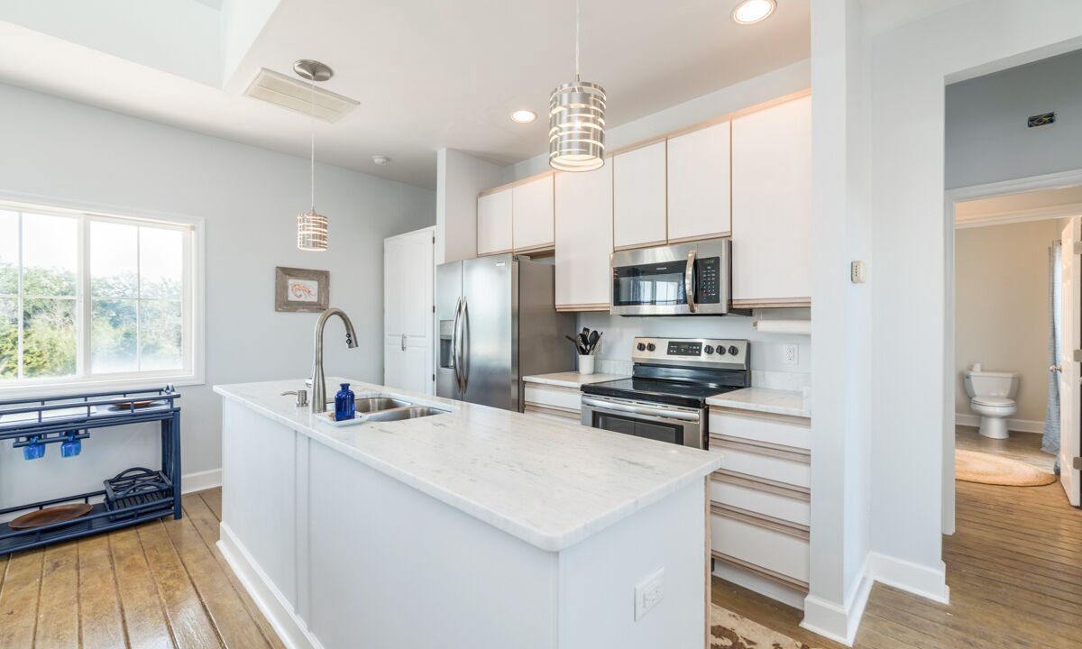 Photo of Kitchen in Oceanmarsh Subdivision