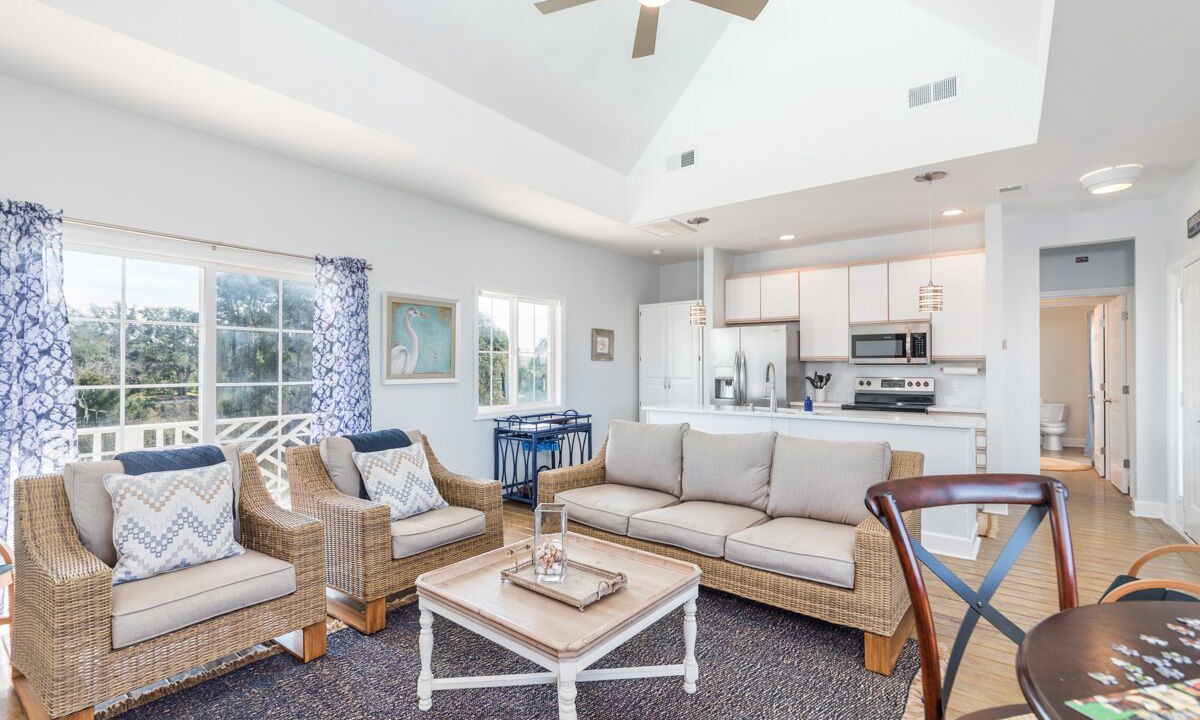 Photo of Livingroom in Oceanmarsh Subdivision