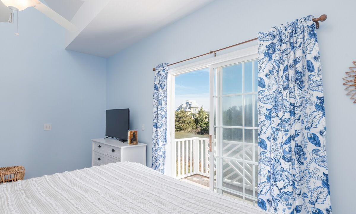 Photo of Bedroom in Oceanmarsh Subdivision