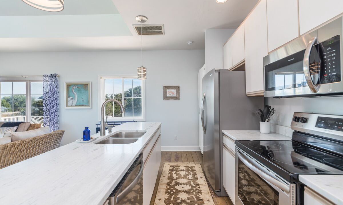 Photo of Kitchen in Oceanmarsh Subdivision