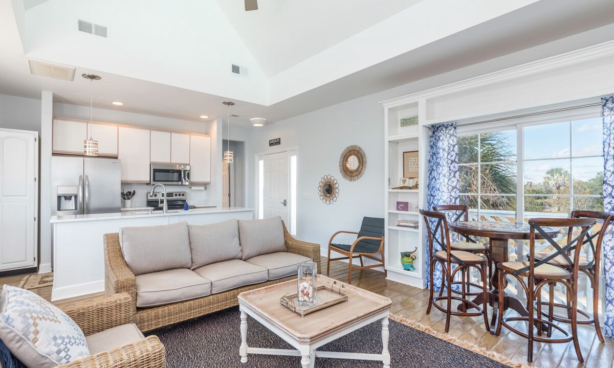 Photo of Livingroom in Oceanmarsh Subdivision