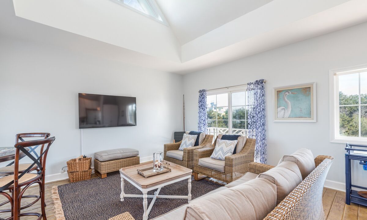 Photo of Livingroom in Oceanmarsh Subdivision